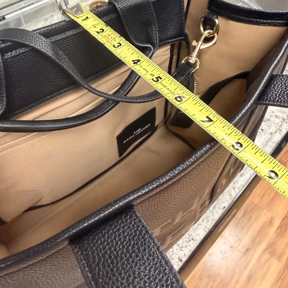 Marc Jacobs Black Tote Bag - Picture 6 of 6